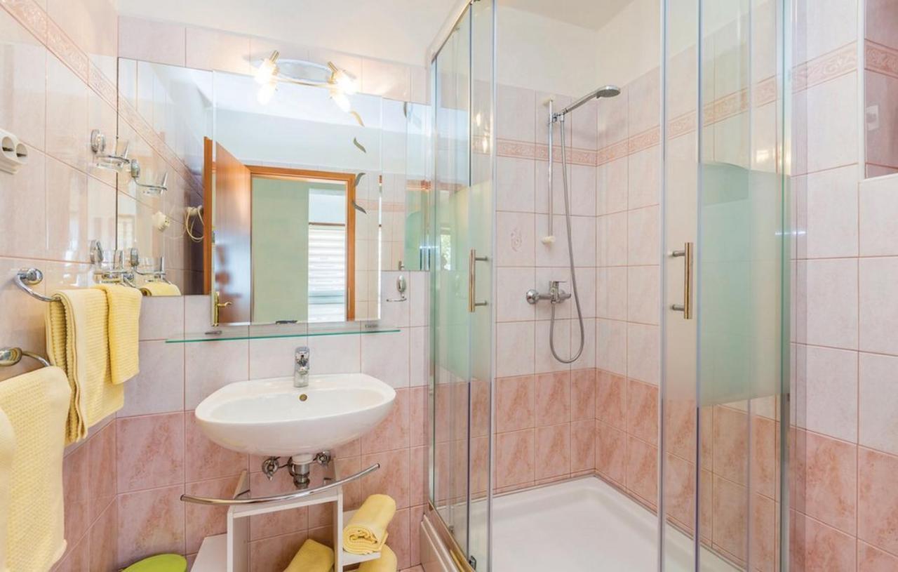 Apartments Paola Karlobag Phòng bức ảnh